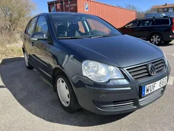 Grå Begagnad 2006 VW Polo Comfortline Halvkombi | 26 000 kr