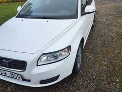 Vit Begagnad 2011 Volvo V50 Kombi | 39 999 kr (Marknadspris)