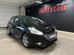 Svart Begagnad 2013 Peugeot 208 Halvkombi | 54 900 kr (Marknadspris)