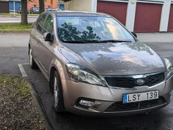 Grå Begagnad 2012 Kia Ceed Halvkombi | 25 000 kr (Superpris)