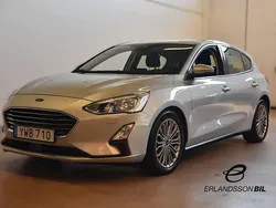 Grå Begagnad 2018 Ford Focus Titanium Halvkombi | 139 900 kr (Marknadspris)