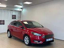 Röd Begagnad 2017 Ford Focus Titanium Halvkombi | 94 900 kr (Superpris)