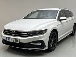 Vit Begagnad 2022 VW Passat Business Sedan | 195 000 kr (Superpris)