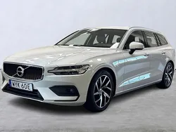 Vit Begagnad 2019 Volvo V60 Momentum Kombi | 299 900 kr (Marknadspris)