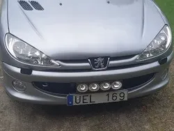 Grå Begagnad 2003 Peugeot 206 Halvkombi | 24 000 kr (Marknadspris)