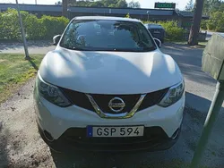 Vit Begagnad 2015 Nissan Qashqai SUV | 125 000 kr (Marknadspris)
