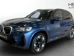 Blå (blue) Begagnad 2022 BMW iX3 SUV | 439 900 kr (Marknadspris)