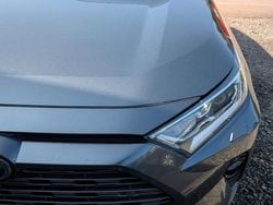 Grå Begagnad 2021 Toyota RAV4 Hybrid Style SUV | 335 000 kr (Marknadspris)