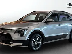 Grå (grey) Ny 2024 Kia Niro SUV | 431 100 kr