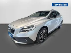 Silver Begagnad 2017 Volvo V40 CC Momentum Kombi | 159 900 kr (Marknadspris)