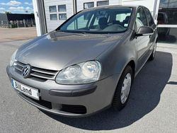 Mörkgrå (grå) Begagnad 2007 VW Golf V Trendline Halvkombi | 37 900 kr (Lite dyr)