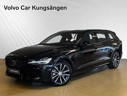 Svart Begagnad 2024 Volvo V60 Plus Kombi | 469 900 kr (Marknadspris)