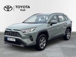 Grön Begagnad 2022 Toyota RAV4 Hybrid Active SUV | 349 000 kr (Bra pris)