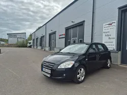 Svart Begagnad 2008 Kia Ceed 4 Halvkombi | 42 900 kr (Marknadspris)