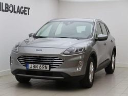 Grå Begagnad 2022 Ford Kuga Titanium SUV | 219 800 kr (Marknadspris)