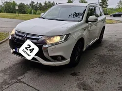 Vit Begagnad 2016 Mitsubishi Outlander P-HEV SUV | 95 000 kr (Lite dyr)