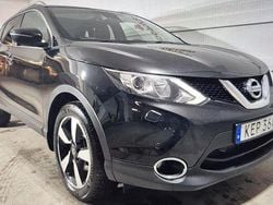 Svart Begagnad 2017 Nissan Qashqai SUV | 150 000 kr (Marknadspris)
