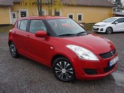 Röd Begagnad 2011 Suzuki Swift Halvkombi | 49 900 kr (Marknadspris)