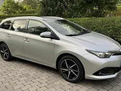 Silver Begagnad 2017 Toyota Auris Touring Sports Edition Kombi | 159 000 kr (Marknadspris)