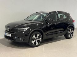 Svart Begagnad 2022 Volvo XC40 Core SUV | 339 500 kr