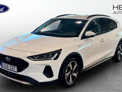 Vit (white) Begagnad 2022 Ford Focus Active Halvkombi | 204 900 kr (Marknadspris)