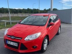 Röd Begagnad 2013 Ford Focus Trend Kombi | 36 000 kr (Bra pris)
