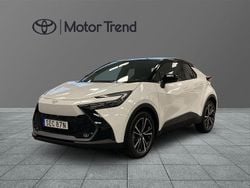 Vit Begagnad 2025 Toyota C-HR Executive SUV | 454 900 kr (Marknadspris)