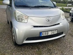 Silver Begagnad 2009 Toyota iQ Halvkombi | 17 000 kr