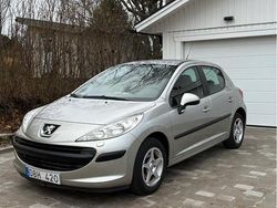 Grå Begagnad 2006 Peugeot 207 Halvkombi | 46 000 kr (Marknadspris)