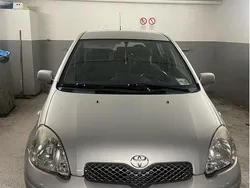 Silver Begagnad 2004 Toyota Yaris Halvkombi | 17 000 kr (Marknadspris)