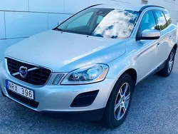 Ljusgrå Begagnad 2013 Volvo XC60 Momentum SUV | 99 900 kr (Lite dyr)
