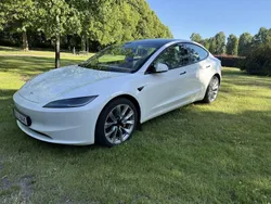 Vit Begagnad 2024 Tesla Model 3 Long Range Sedan | 449 800 kr (Dyr)
