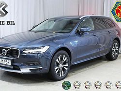 Mörkblå (denim blue) Begagnad 2020 Volvo V90 CC Kombi | 319 900 kr (Marknadspris)