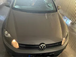 Grå Begagnad 2011 VW Golf VI Halvkombi | 50 000 kr (Superpris)