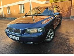 Mörkblå (blå) Begagnad 2004 Volvo V70 Business Edition Kombi | 32 900 kr (Lite dyr)
