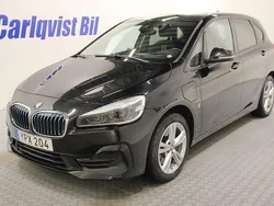 Svart metallic Begagnad 2019 BMW 225 Sport Line | 225 000 kr