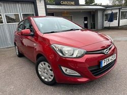 Röd Begagnad 2014 Hyundai i20 Select Halvkombi | 59 900 kr (Marknadspris)