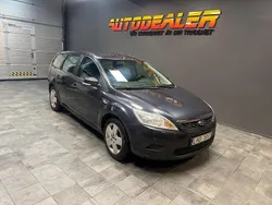 Grå Begagnad 2009 Ford Focus Titanium Kombi | 29 900 kr (Lite dyr)
