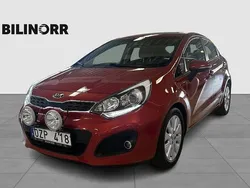 Röd Begagnad 2013 Kia Rio Halvkombi | 99 900 kr (Marknadspris)