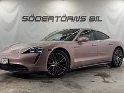 Ljusröd Begagnad 2021 Porsche Taycan 4S Sport Sedan | 769 900 kr (Marknadspris)