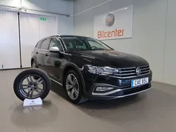Svart Begagnad 2022 VW Passat Alltrack Kombi | 309 900 kr (Marknadspris)