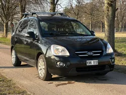 Svart Begagnad 2009 Kia Carens 4 Minibuss | 49 999 kr (Marknadspris)