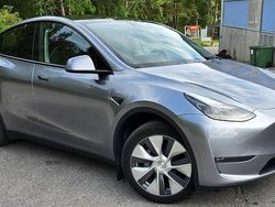Quicksilver ( ny tesla färg) Begagnad 2024 Tesla Model Y Long Range AWD SUV | 479 000 kr (Marknadspris)