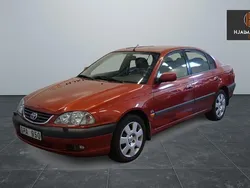 Mörkröd Begagnad 2000 Toyota Avensis Sedan | 18 500 kr (Bra pris)