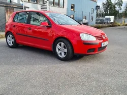 Röd Begagnad 2005 VW Golf IV Trendline Halvkombi | 39 000 kr