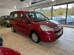 Röd Begagnad 2010 Citroën Berlingo Minibuss | 46 900 kr (Marknadspris)