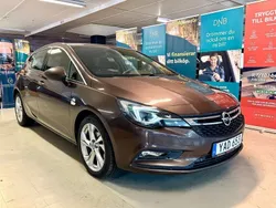 Brun Begagnad 2015 Opel Astra Dynamic Halvkombi | 99 900 kr (Marknadspris)