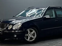 Mörkblå (blå) Begagnad 2006 Mercedes E350 Avantgarde Kombi | 89 900 kr