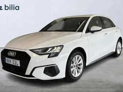 Vit Begagnad 2024 Audi A3 Sportback Halvkombi | 299 900 kr (Marknadspris)