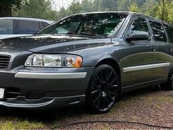 Grå Begagnad 2004 Volvo V70 R-Design Kombi | 30 000 kr (Marknadspris)